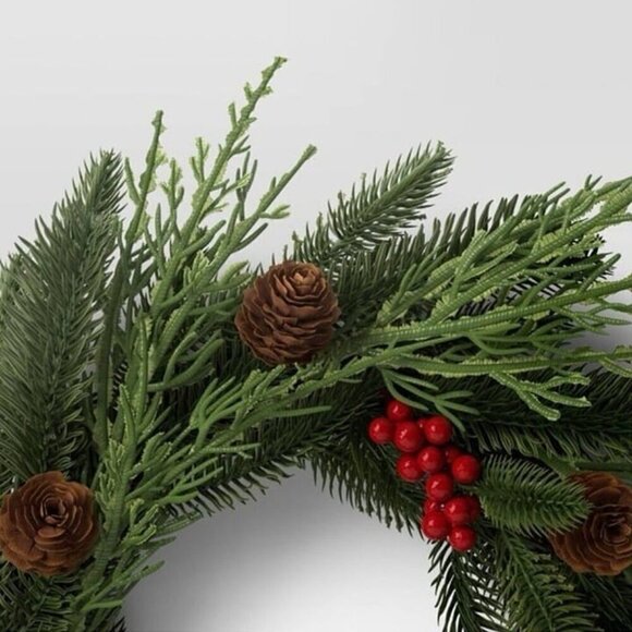 Target Room Essentials‎ Christmas Holiday Mix Mini Wreath - Christmas 2024 - Picture 5 of 5